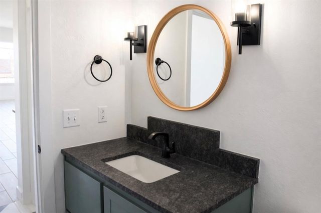 19909 Thornhaven Drive, Edmond, OK 73012