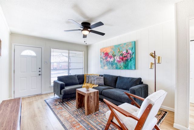 121 Sunflower Drive, Garland, TX 75041