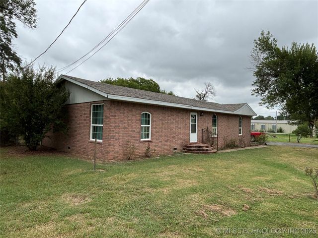 108 W Bryan Avenue, Calera, OK 74730