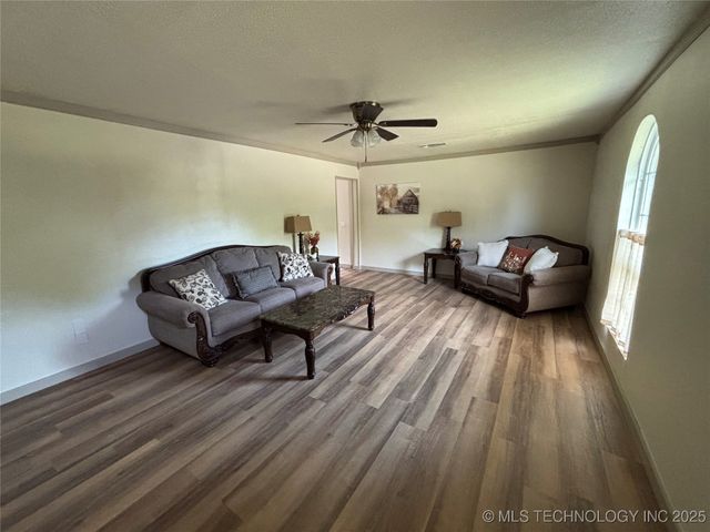 108 W Bryan Avenue, Calera, OK 74730