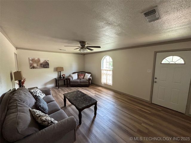 108 W Bryan Avenue, Calera, OK 74730