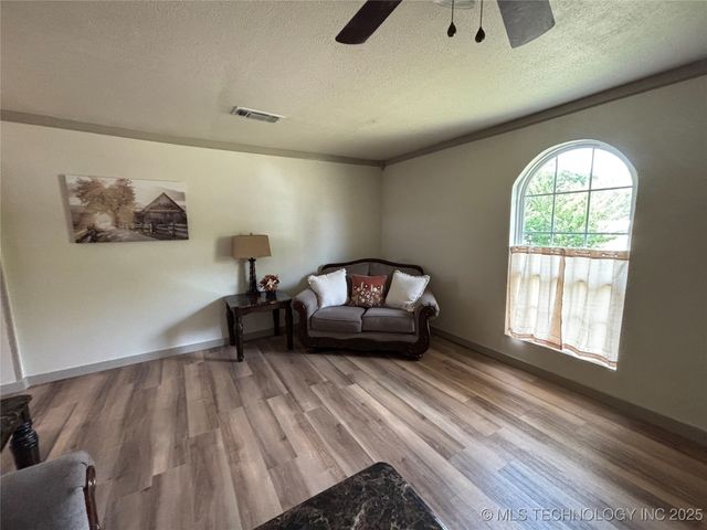 108 W Bryan Avenue, Calera, OK 74730