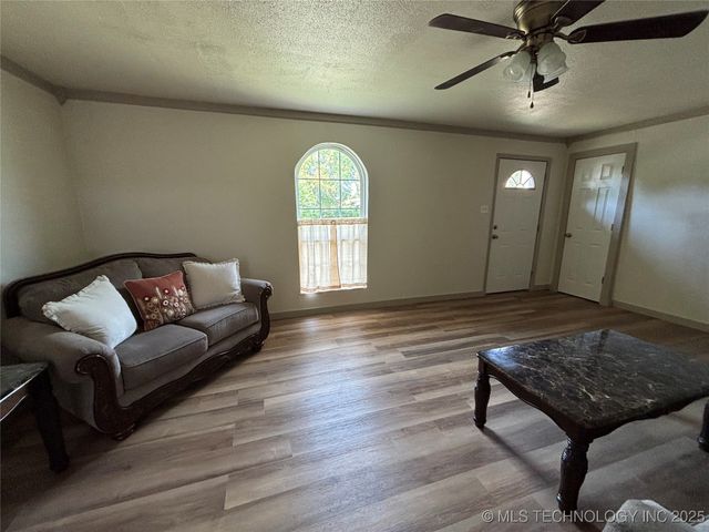 108 W Bryan Avenue, Calera, OK 74730