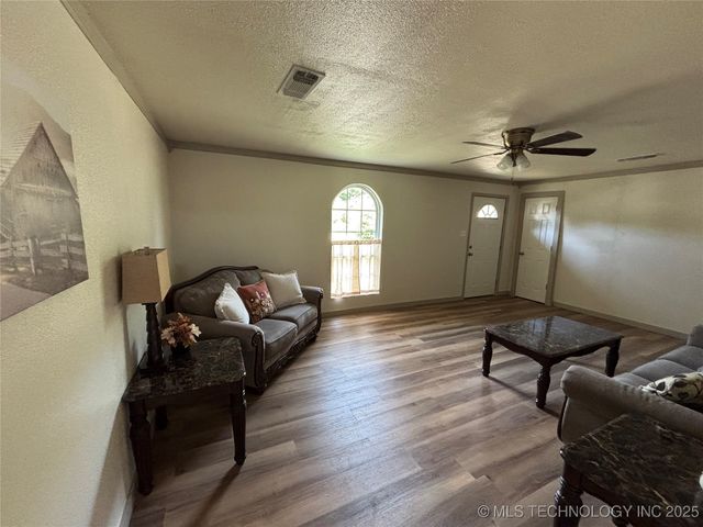 108 W Bryan Avenue, Calera, OK 74730