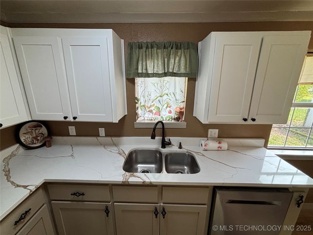 108 W Bryan Avenue, Calera, OK 74730