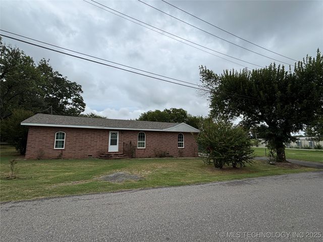 108 W Bryan Avenue, Calera, OK 74730