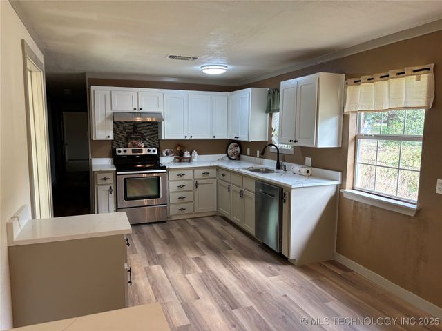 108 W Bryan Avenue, Calera, OK 74730