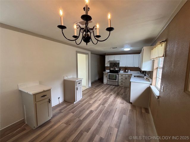 108 W Bryan Avenue, Calera, OK 74730