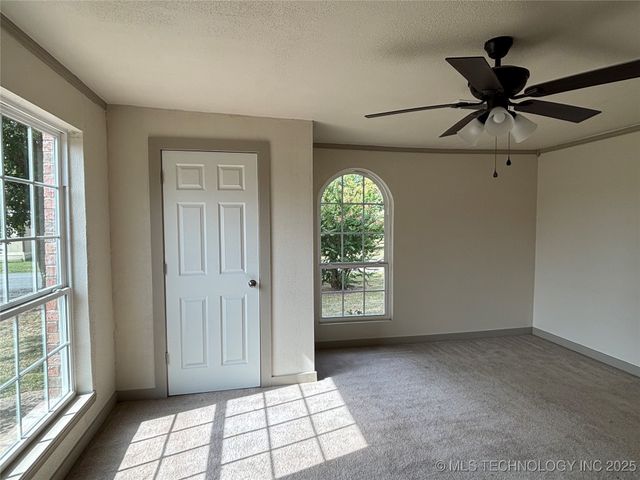 108 W Bryan Avenue, Calera, OK 74730