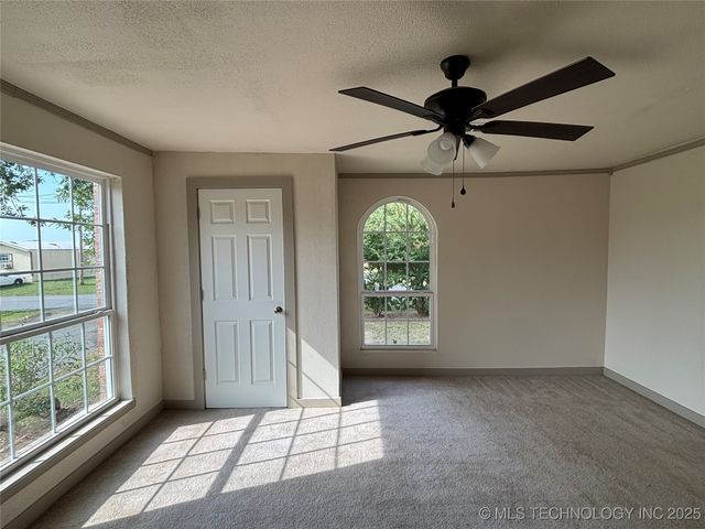 108 W Bryan Avenue, Calera, OK 74730