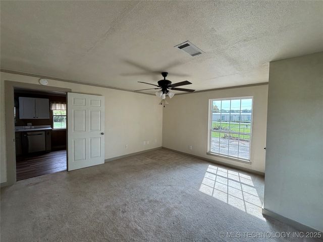 108 W Bryan Avenue, Calera, OK 74730