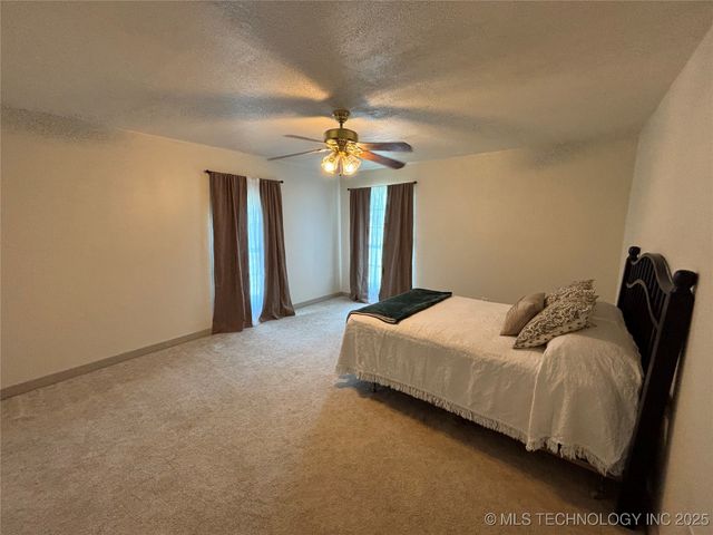 108 W Bryan Avenue, Calera, OK 74730