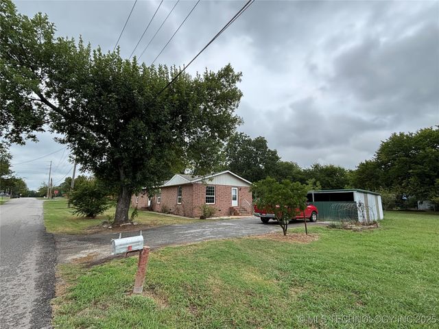 108 W Bryan Avenue, Calera, OK 74730