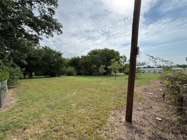 108 W Bryan Avenue, Calera, OK 74730