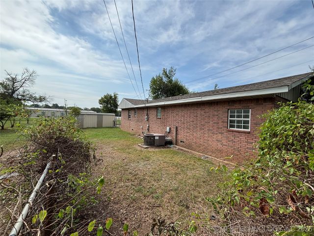 108 W Bryan Avenue, Calera, OK 74730