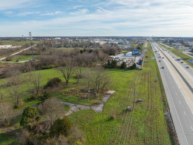 1099 N Farmers Branch Road, Ozark, MO 65721