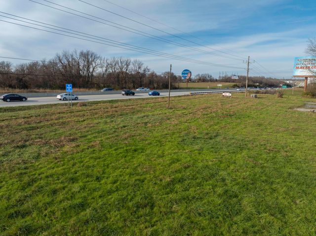 1099 N Farmers Branch Road, Ozark, MO 65721