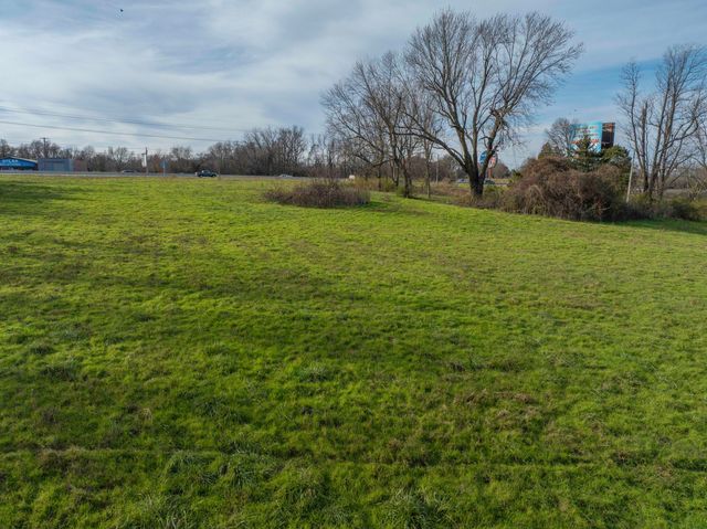 1099 N Farmers Branch Road, Ozark, MO 65721