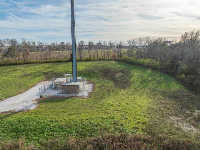 1099 N Farmers Branch Road, Ozark, MO 65721