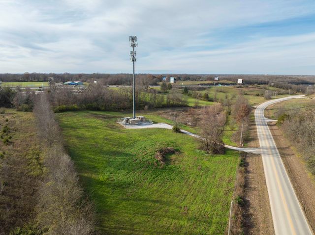 1099 N Farmers Branch Road, Ozark, MO 65721