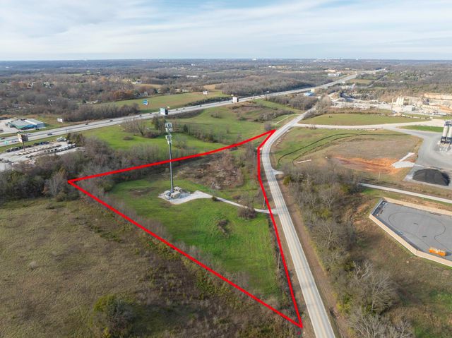 1099 N Farmers Branch Road, Ozark, MO 65721