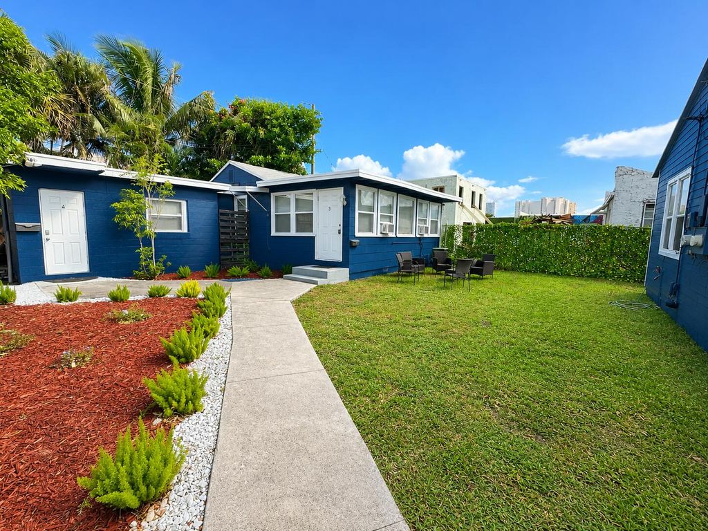 517 Kanuga Drive Unit 3, West Palm Beach, FL 33401