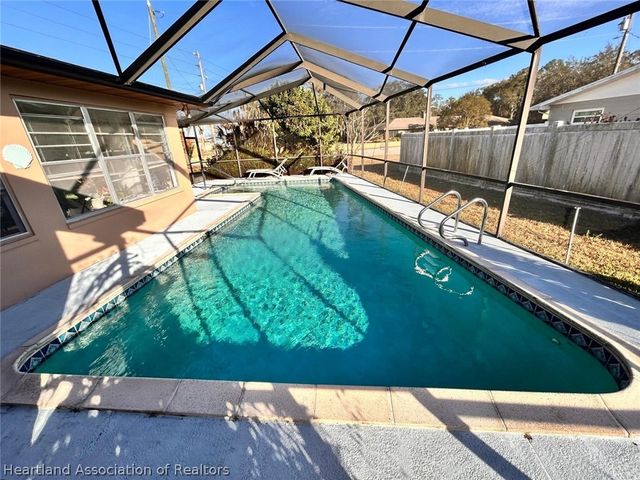 195 Lake Drive Boulevard, Sebring, FL 33875