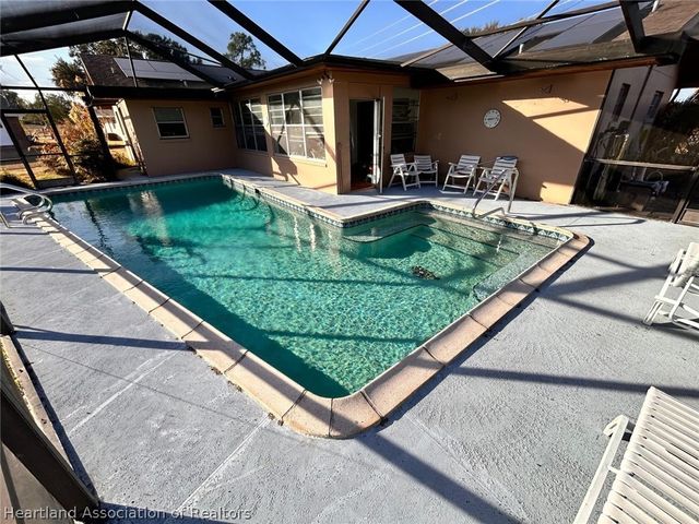 195 Lake Drive Boulevard, Sebring, FL 33875