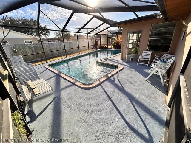 195 Lake Drive Boulevard, Sebring, FL 33875