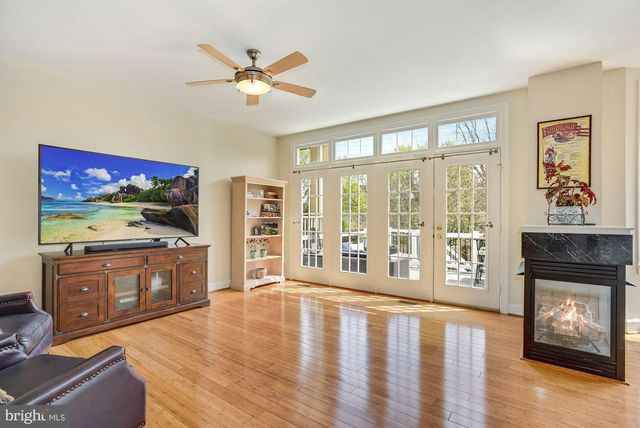 18488 LANIER ISLAND SQ, Leesburg, VA 20176