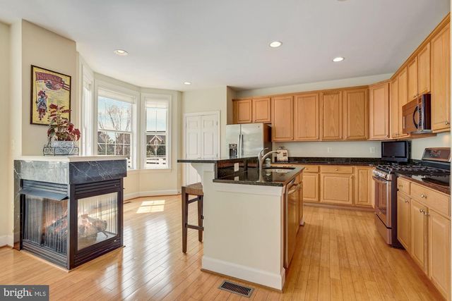 18488 LANIER ISLAND SQ, Leesburg, VA 20176