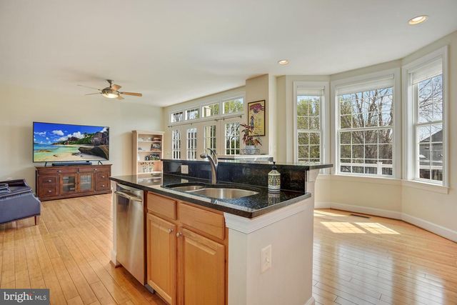 18488 LANIER ISLAND SQ, Leesburg, VA 20176