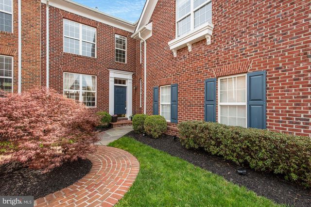 18488 LANIER ISLAND SQ, Leesburg, VA 20176