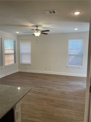 624 Parkline DR, Georgetown, TX 78626