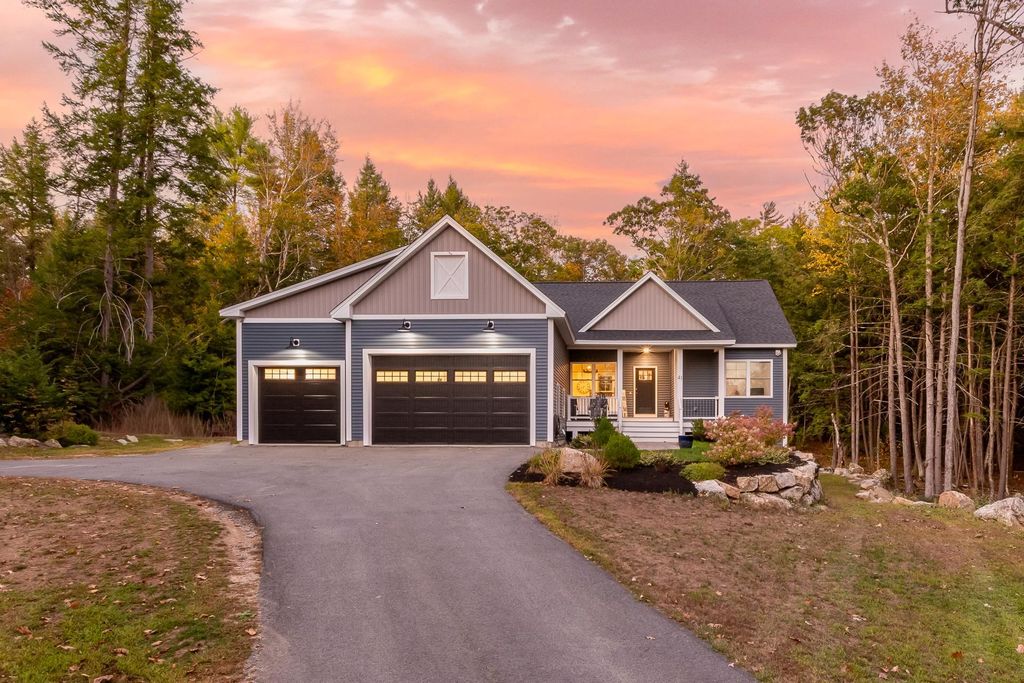 41 Baldwin Avenue, New Hampton, NH 03256