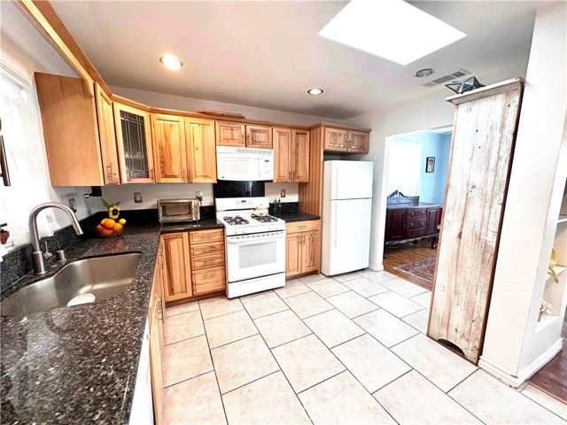 333 White, Upland, CA 91786