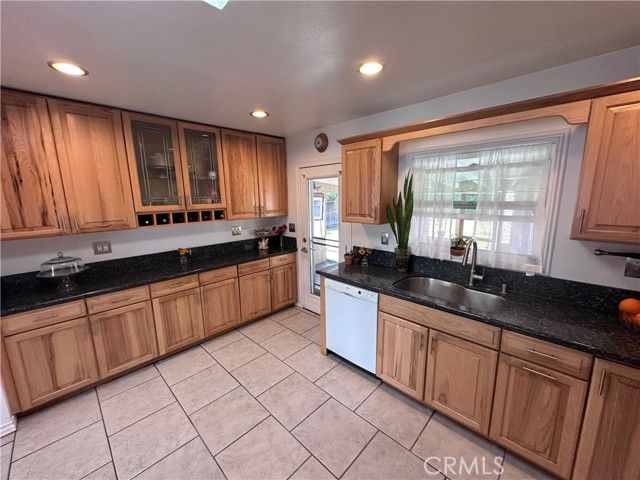 333 White, Upland, CA 91786