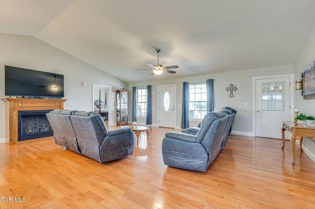 140 Willow Ridge Drive, Chuckey, TN 37641