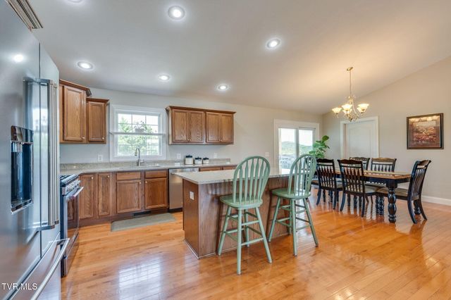 140 Willow Ridge Drive, Chuckey, TN 37641