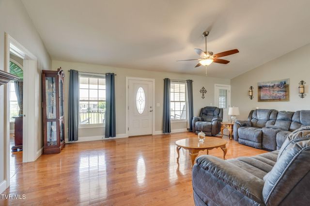 140 Willow Ridge Drive, Chuckey, TN 37641