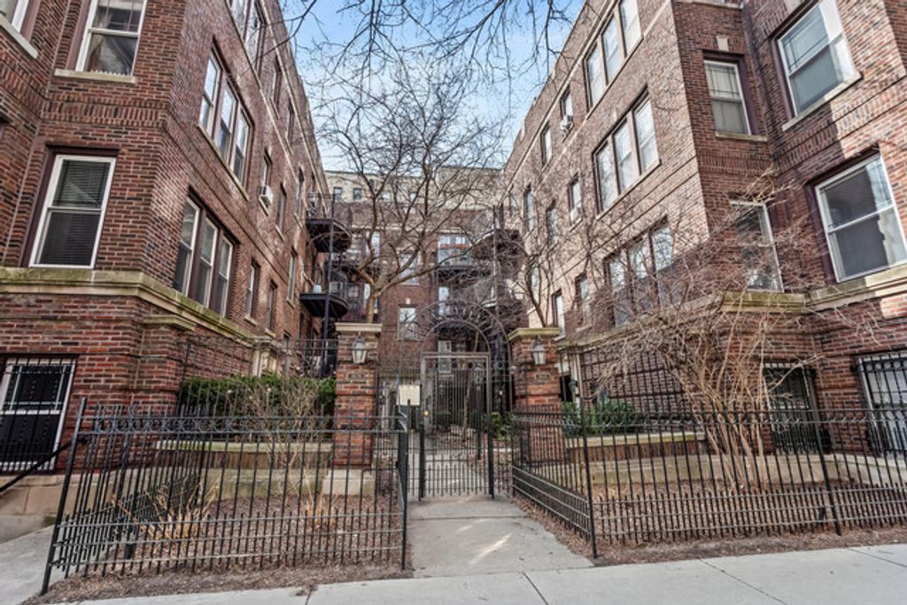 3648 N Pine Grove Avenue G, Chicago, IL 60613