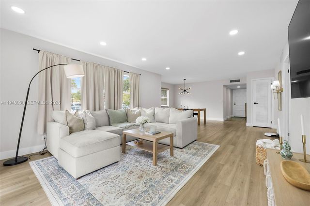 6100 S Falls Cir Dr 101, Lauderhill, FL 33319