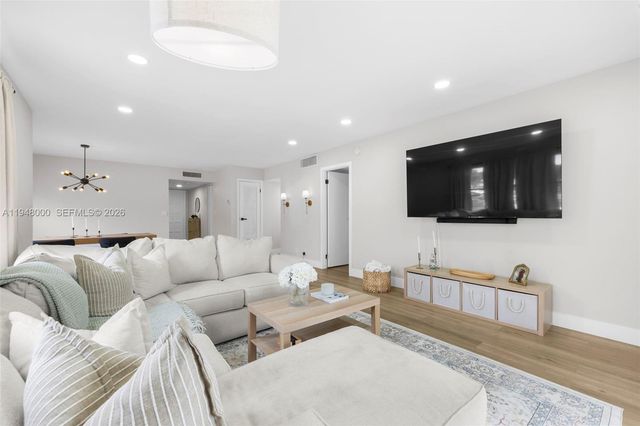 6100 S Falls Cir Dr 101, Lauderhill, FL 33319