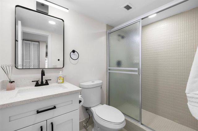 6100 S Falls Cir Dr 101, Lauderhill, FL 33319