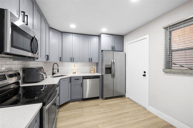 6100 S Falls Cir Dr 101, Lauderhill, FL 33319