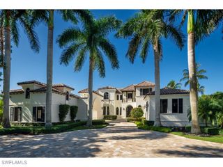 3520 Gin LN, Naples, FL 34102