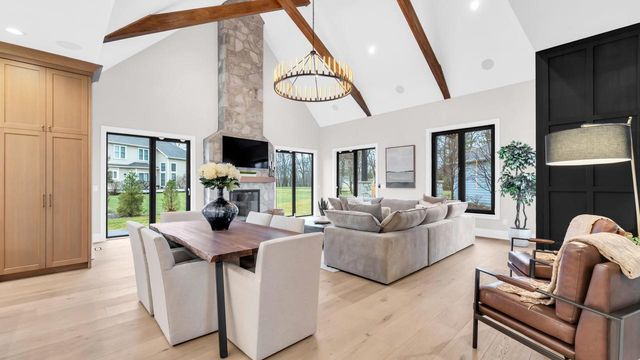 525 Maple STREET, Lake Geneva, WI 53147