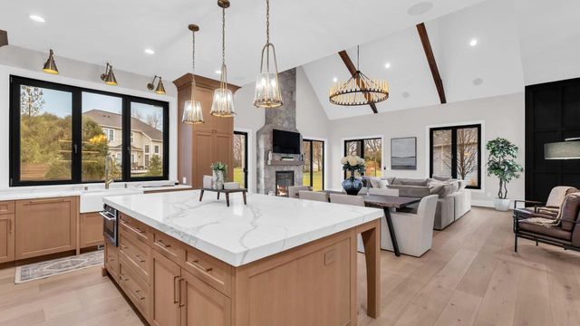 525 Maple STREET, Lake Geneva, WI 53147