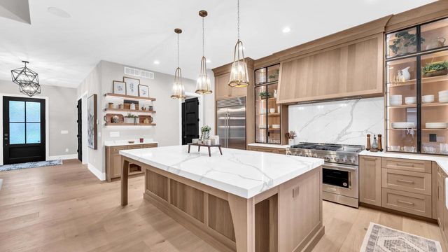 525 Maple STREET, Lake Geneva, WI 53147