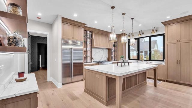 525 Maple STREET, Lake Geneva, WI 53147